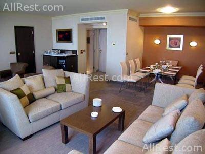Holiday Inn Attica Avenue 21